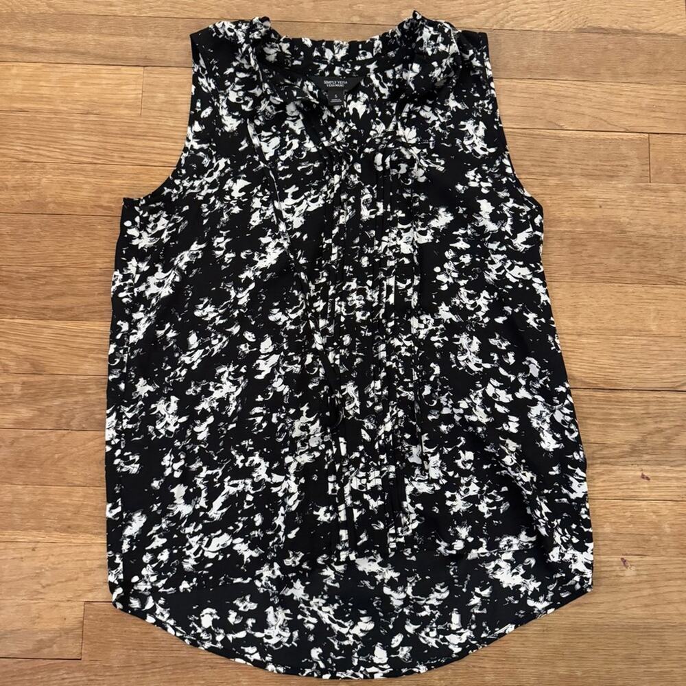 Simply Vera black white sleeveless slip on blouse size small S
b52